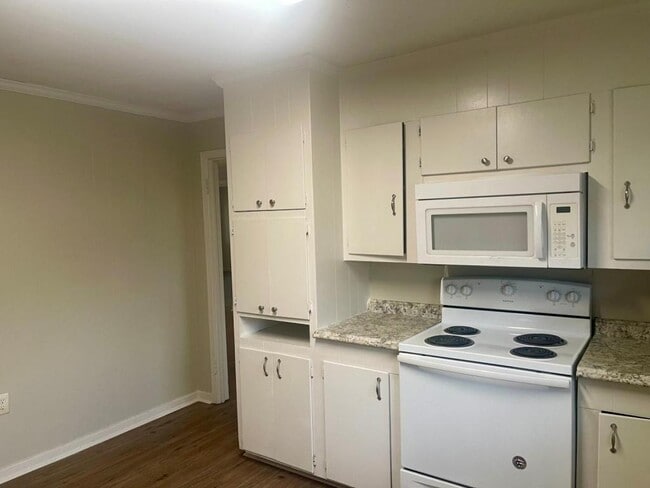Photo - 3208 Virginia St