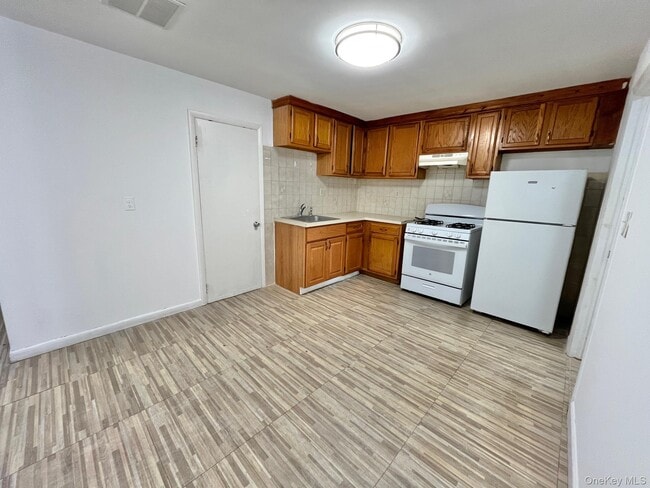 Building Photo - 51 Emmett Terrace Unit G