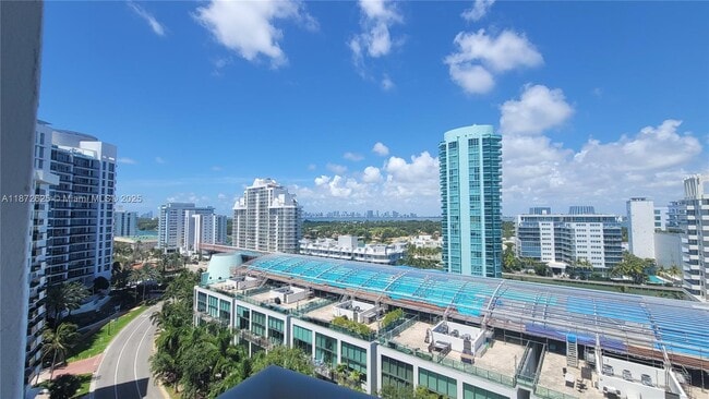 Building Photo - 6039 Collins Ave Unit 1535 Rental