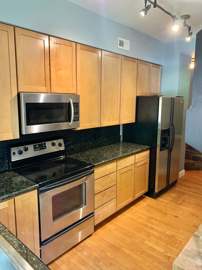 Stylish Living in the Heart of Soulard! - Stylish Living in the Heart of Soulard! Townhome