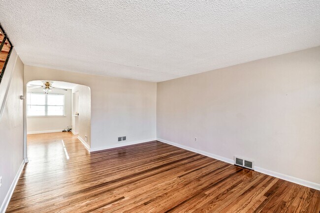 Photo - BIG THREE BEDROOM HOUSE FOR RENT ON 7TH ST...