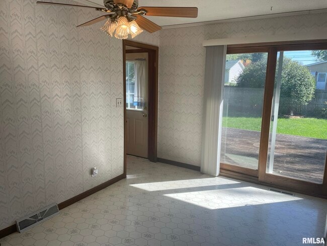 Photo - 4625 Candlelight Dr House