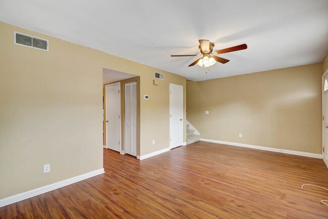 Photo - 2318 Applebee Way