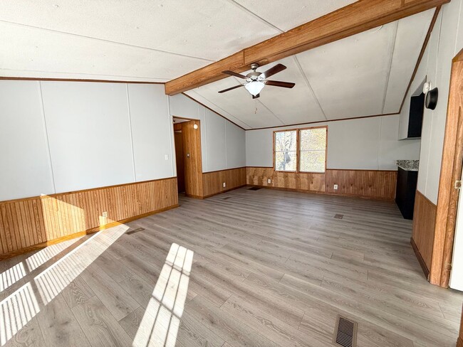 Photo - 914 Davenport Rd