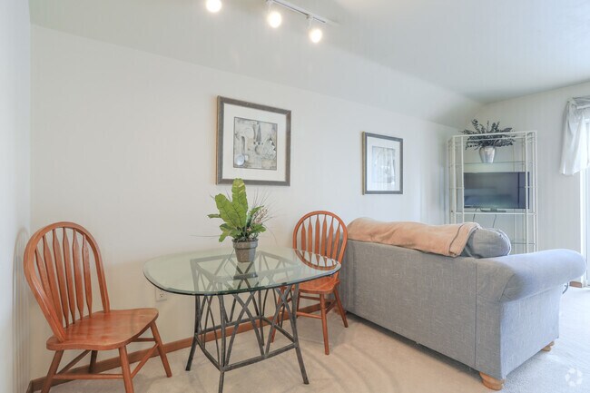 Studio, 1 BA - Dining Area