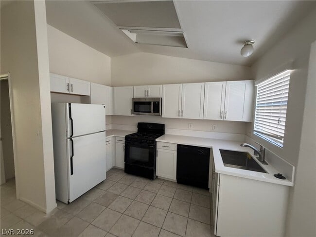 Building Photo - 8220 Neptune Beach Ave
