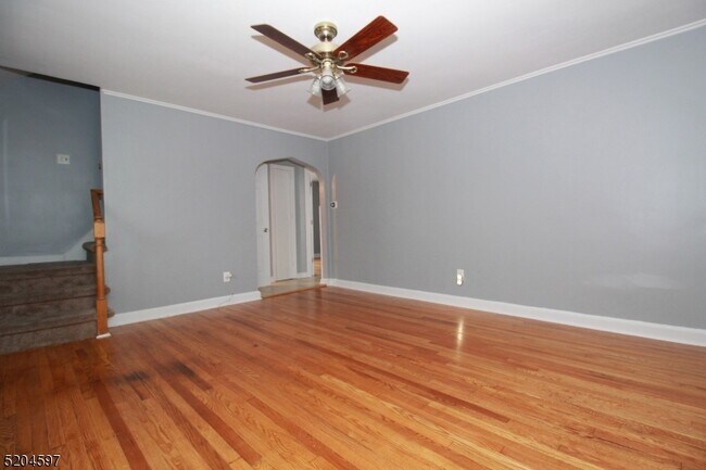 Photo - 629 Ashwood Ave