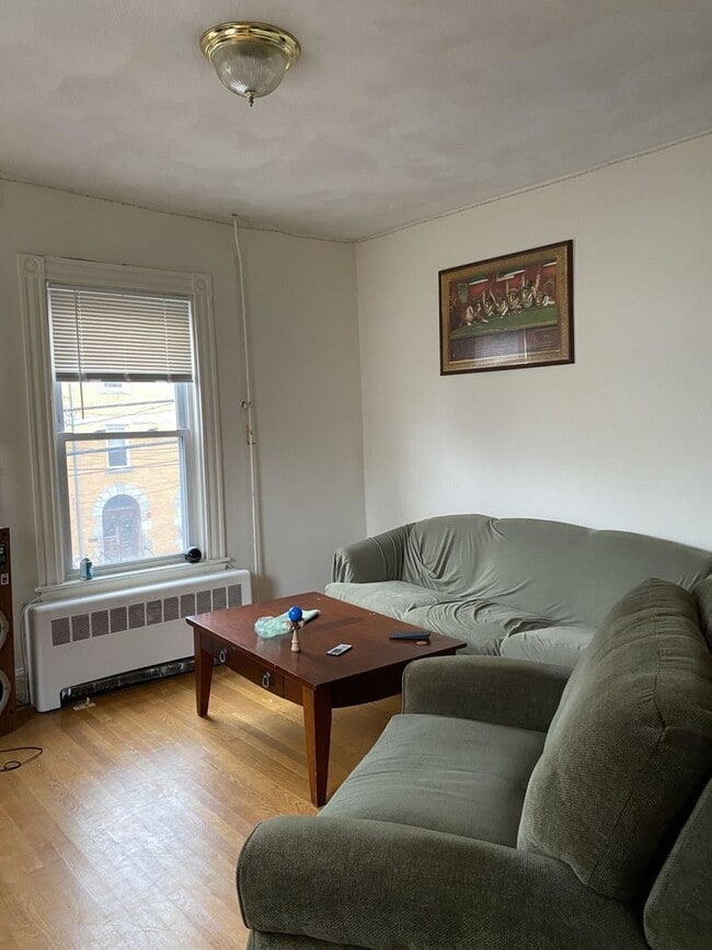 Photo - Well priced 3 bed in Mission Hill