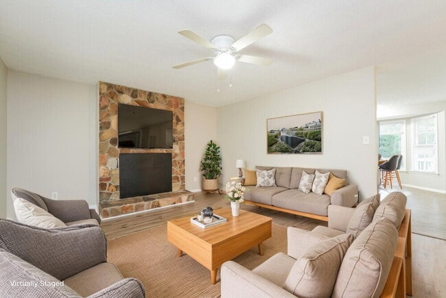 Photo - 2511 Nugget Dr SW