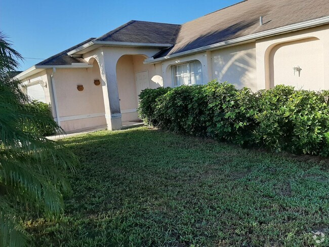 Building Photo - 300 NW 18th Ave Rental