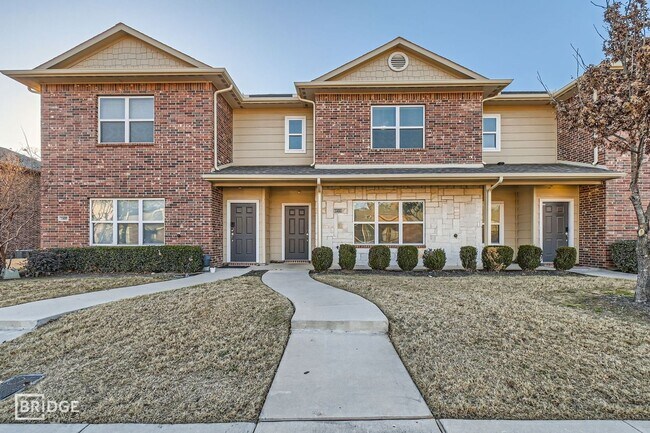 Building Photo - 1340 Lake Crest Lane, Lewisville, Texas 75057