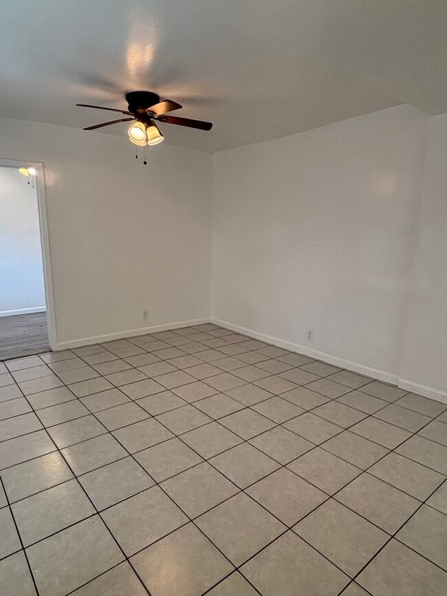 Photo - Beautiful 1 Bed Backhouse Available Now!