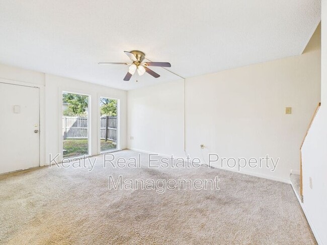 Photo - 201 Fox Run Ave
