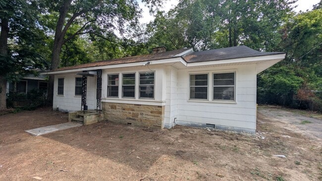 Building Photo - 1504 Hyman Ave