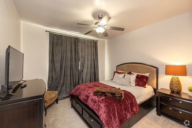 2BR, 2BA - 1,022SF - Primary Bedroom