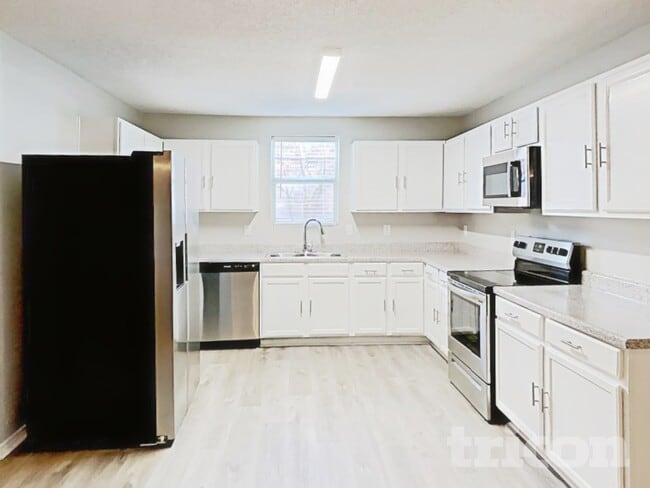 Photo - 2904 Crimson Clover Dr