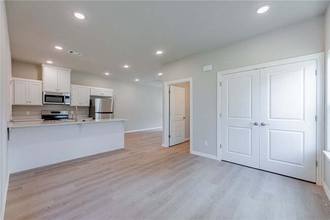 Photo - 1601 SW Poigai Wy