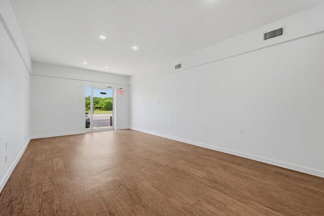 Photo - 2531 W Morton St Unit 2