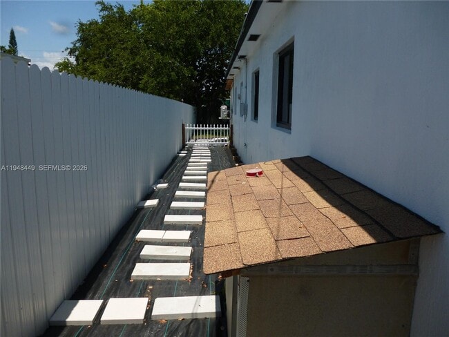 Photo - 4611 SW 19th St Unit 1