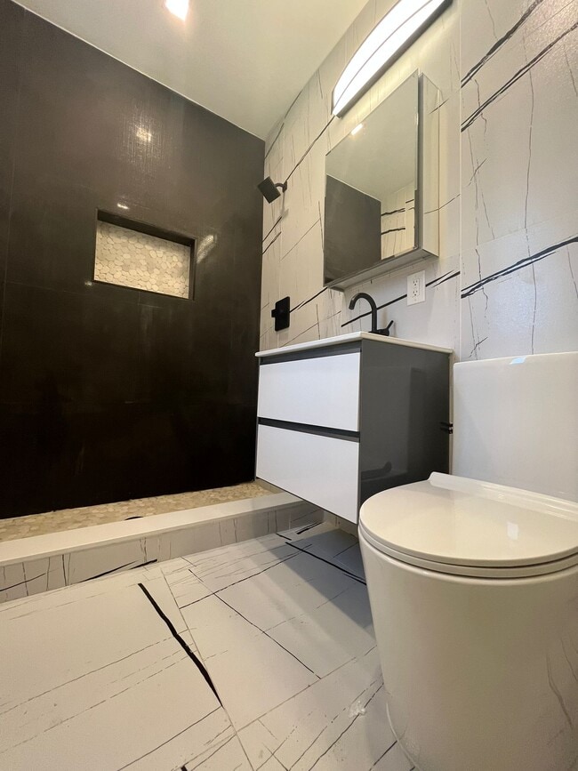 Photo - 232 Van Horne St