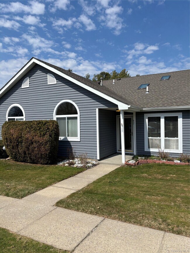 Photo - 825 Spring Lake Dr