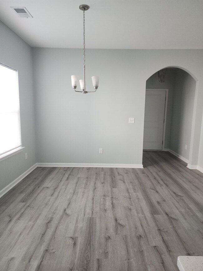 Photo - 5527 Redleaf Rose Dr