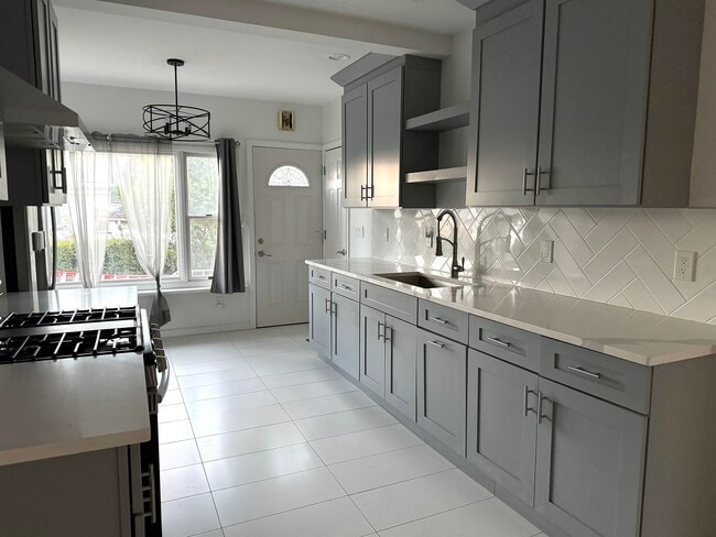 Photo - 143 W 2nd St Unidad 1