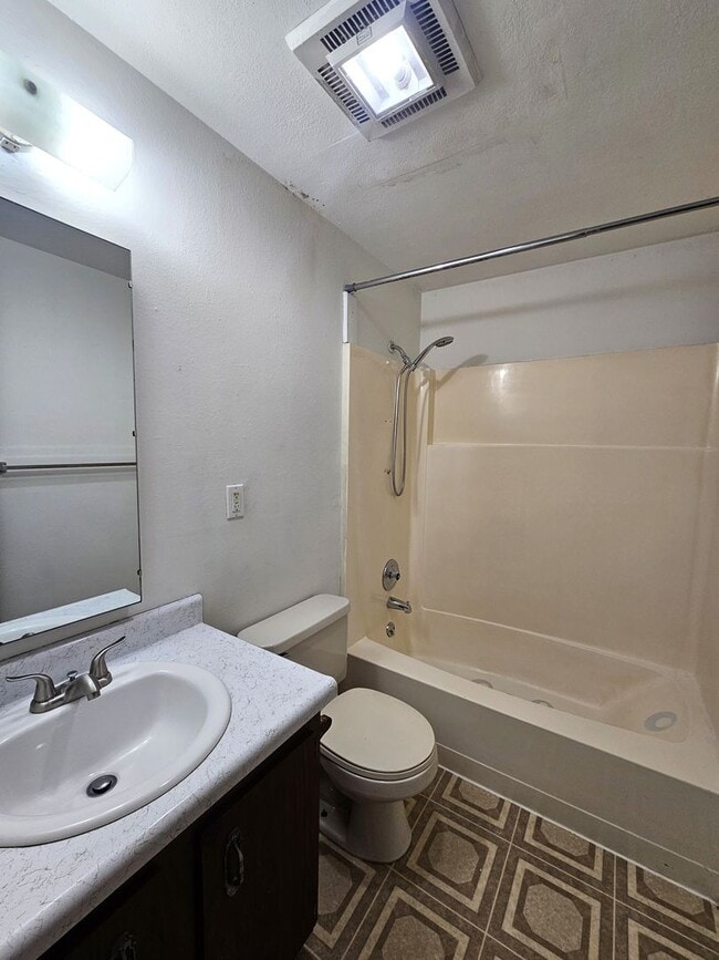 Photo - 1828 S McKinley St Unidad 1830 S. MCKINLEY