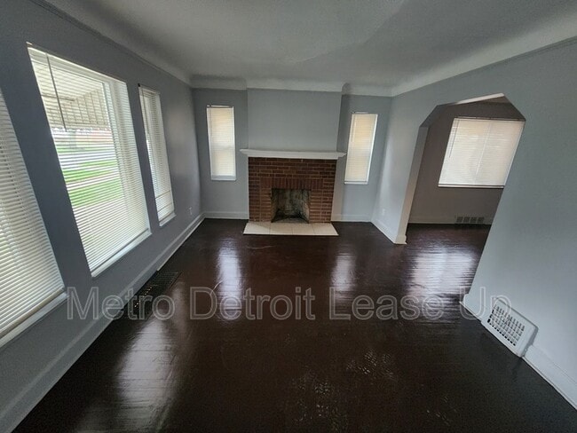 Photo - 10724 Whitehill St