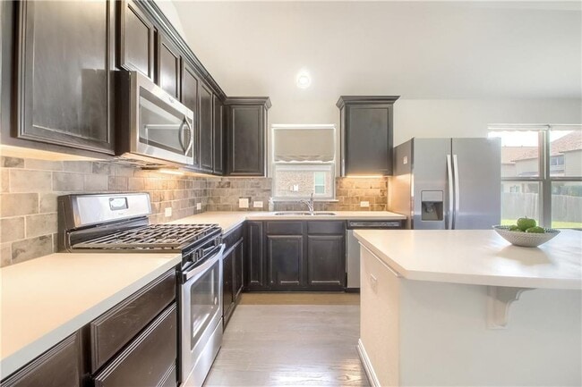 Photo - 2813 Waterson St