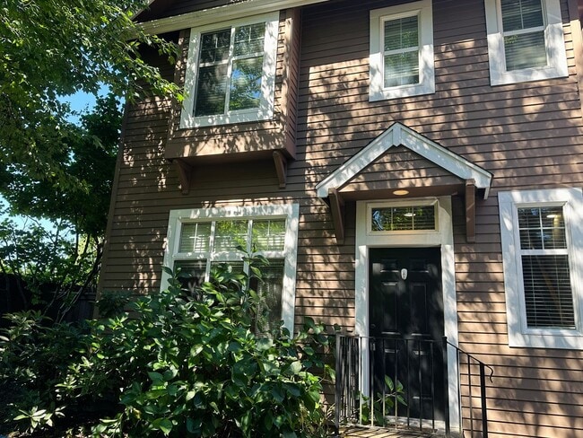 Photo - 1524-1528 Oak St Unit 1524