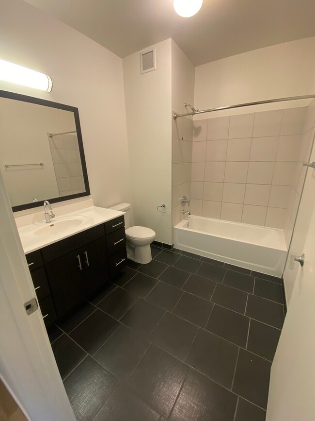 3700 N Halsted St Unit 1218