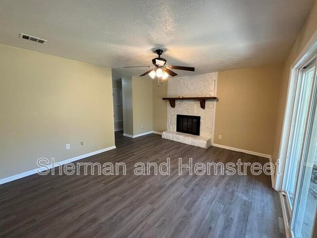 Photo - 2714 Cranbrook Dr
