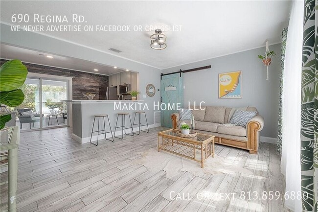 Photo - 690 Regina Rd