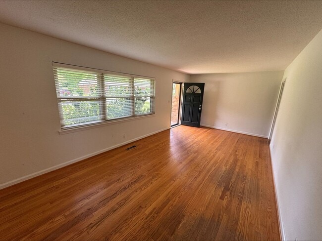 Photo - 6121 Sherwood Dr
