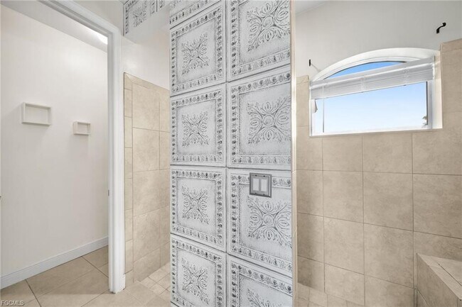 Photo - 3326 SW 8th St