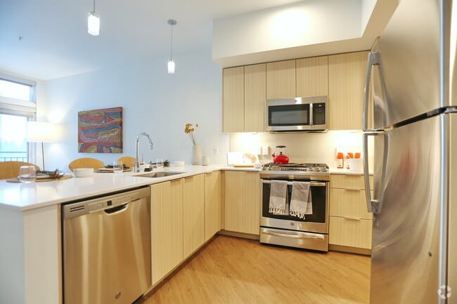 1BR, 1BA + Den- 790 SF