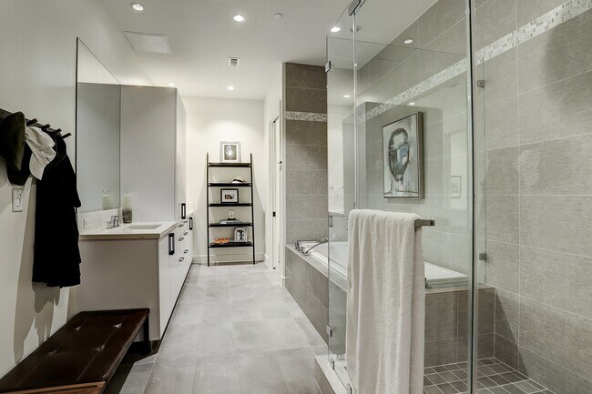 Photo - 4521 San Felipe St Unidad 1804