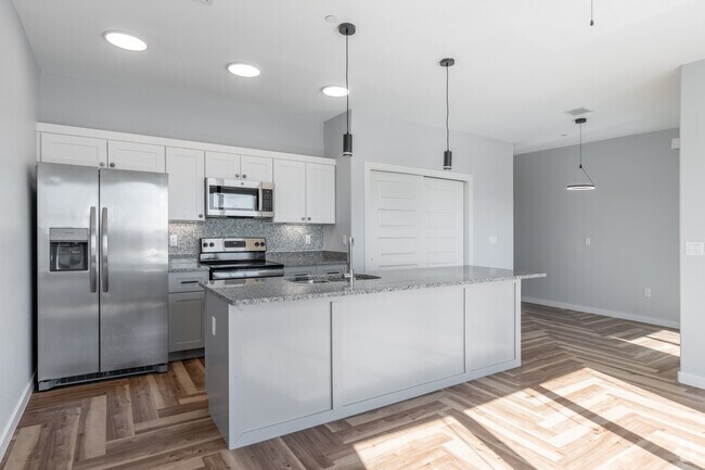 2BR, 1BA - 960SF - Kitchen - Scenic View