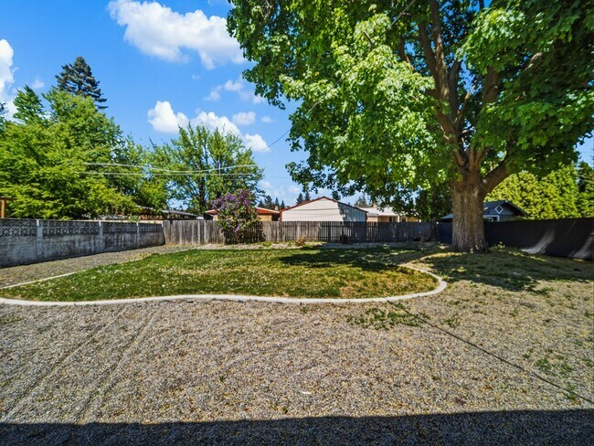 Photo - Warm & Welcoming Home in Spokane – Great Location on W Bismark Ave