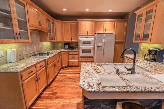 Photo - 205 SW Shining Mist