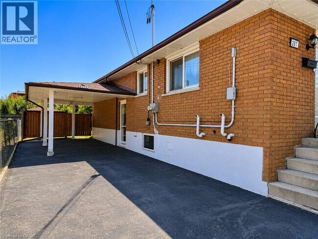 Photo - 207 Mt Albion Rd