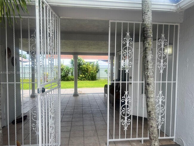 Photo - 5827 NW 197th Terrace