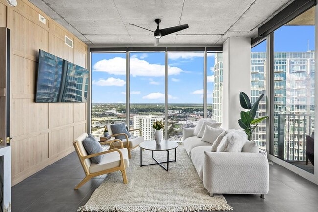 Photo - 777 N Ashley Dr Unit 3013