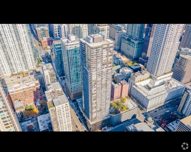 Building Photo - 10 E Ontario St Rental