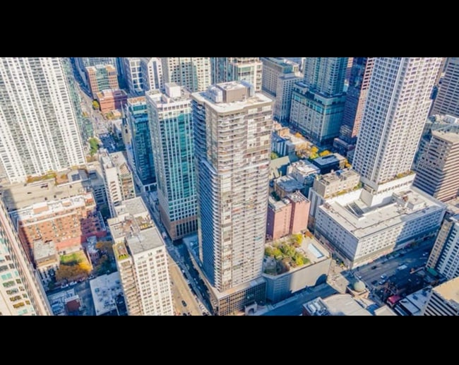 Building Photo - 10 E Ontario St Rental