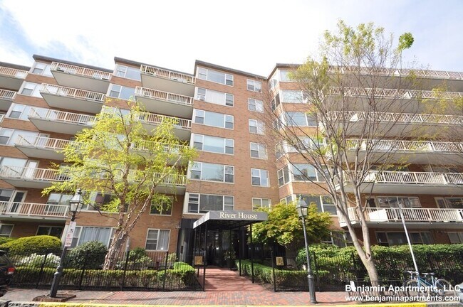 Photo - 145 Pinckney St Unit 135