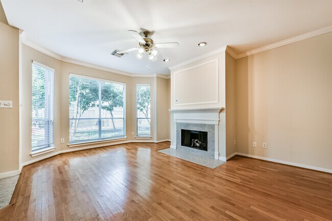 Building Photo - 1408 Tuam St Rental