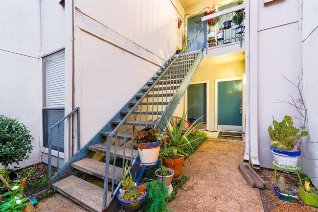 Building Photo - 7900 N Stadium Dr Unit 109