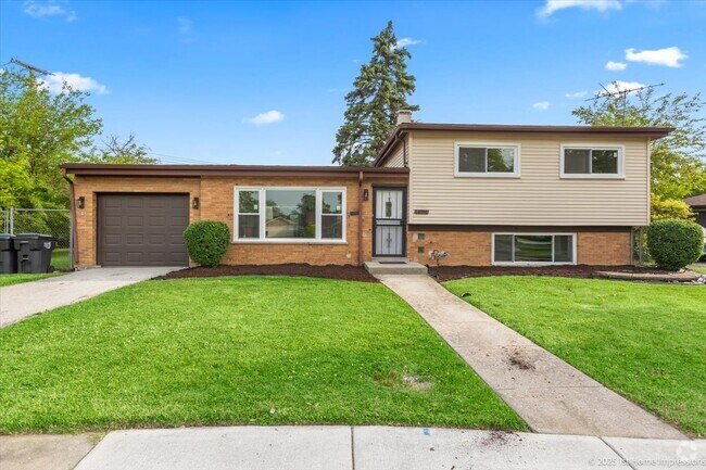 Building Photo - 16211 Joyce Cir Rental